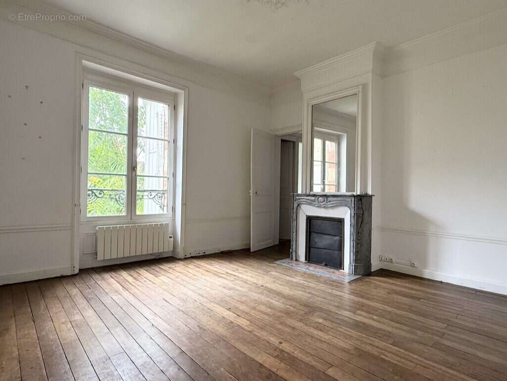 Appartement 100 m² à Reims  - photo 2