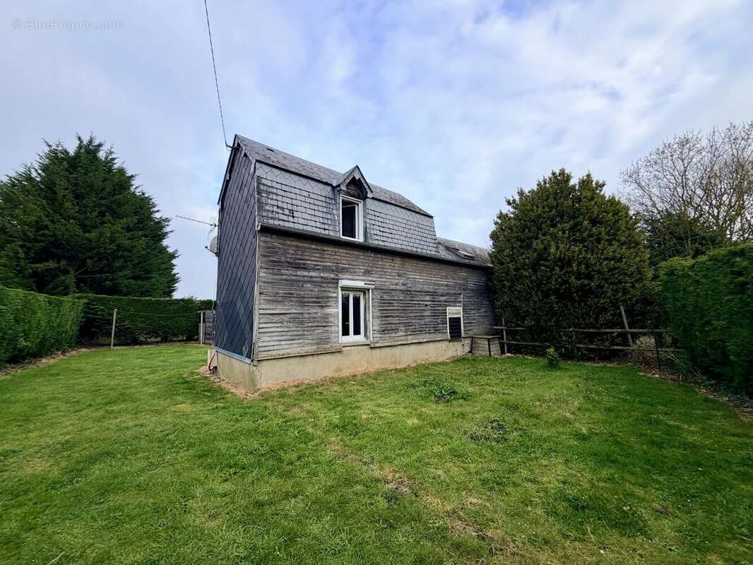Maison à FERRIERES-SAINT-HILAIRE
