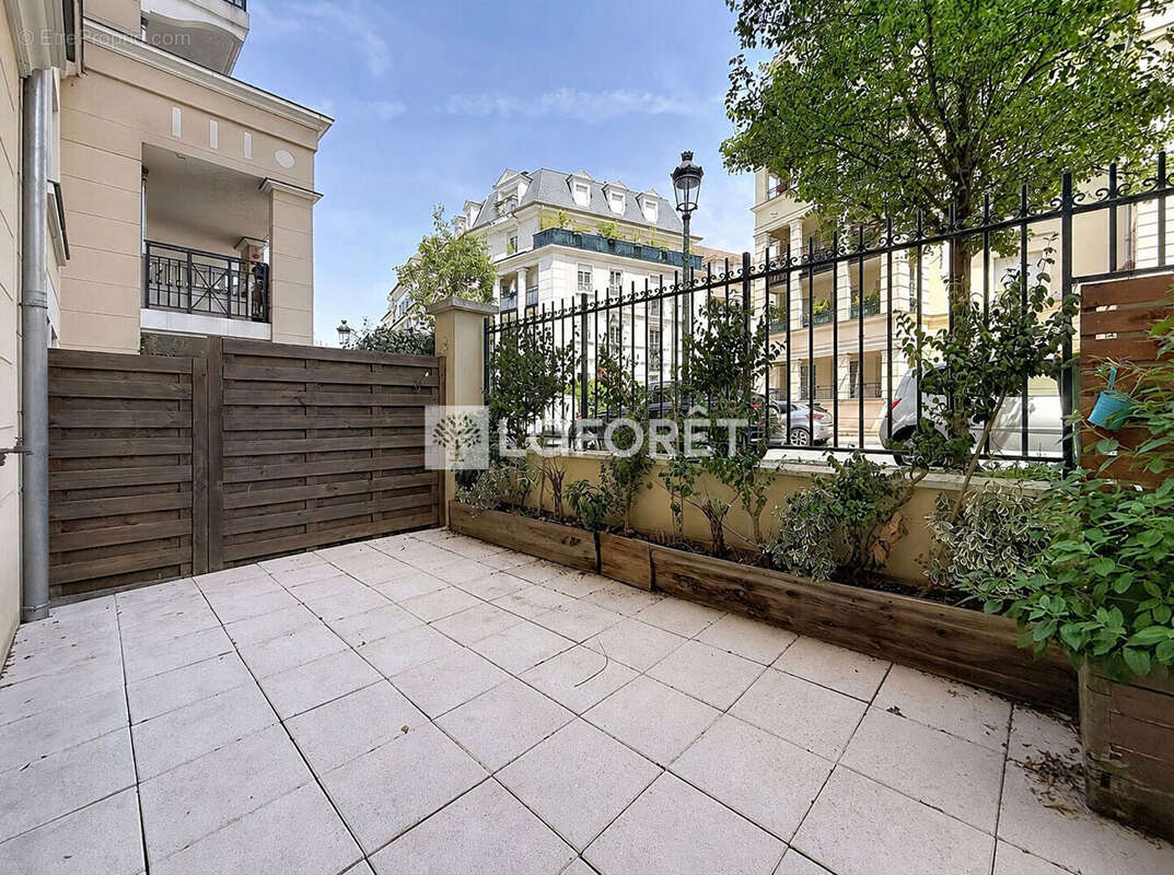 Appartement à LE PLESSIS-ROBINSON