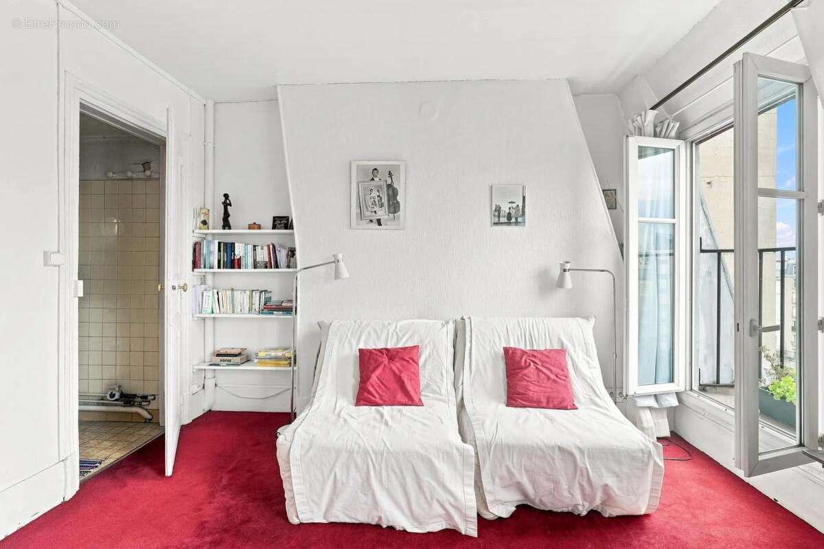PARIS 17 - STUDIO de 25 m² en dernier étage - photo 4