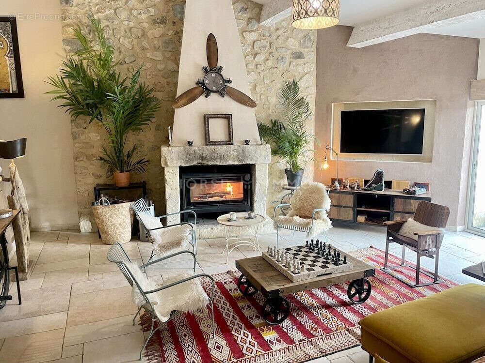 Maison à MONTELIMAR