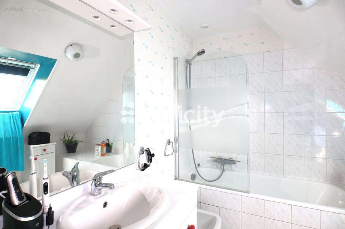 Maison à MORAINVILLIERS