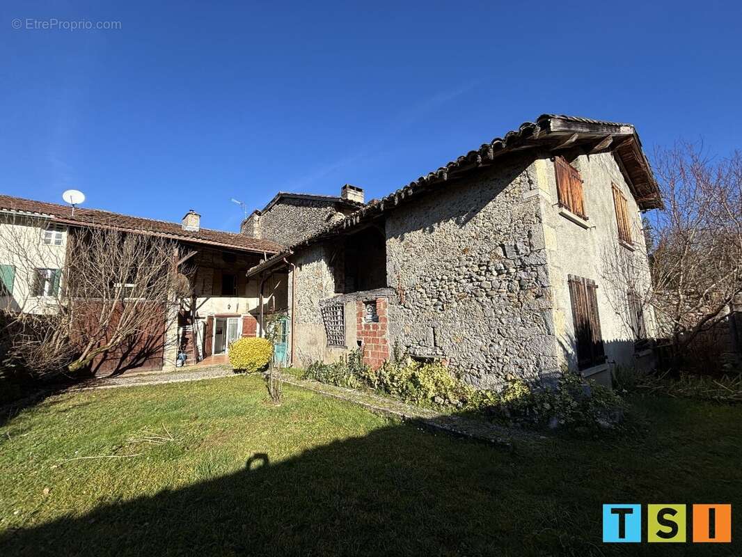 Maison à PRAT-BONREPAUX
