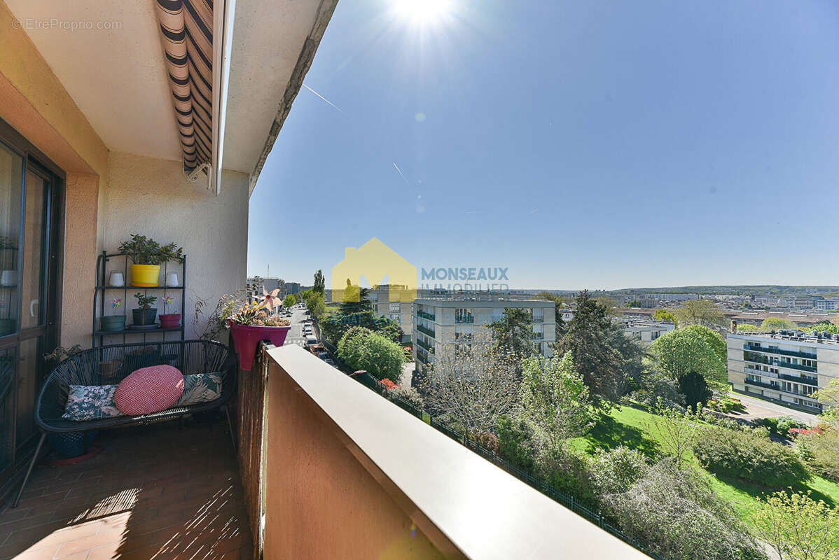 Appartement à FRESNES
