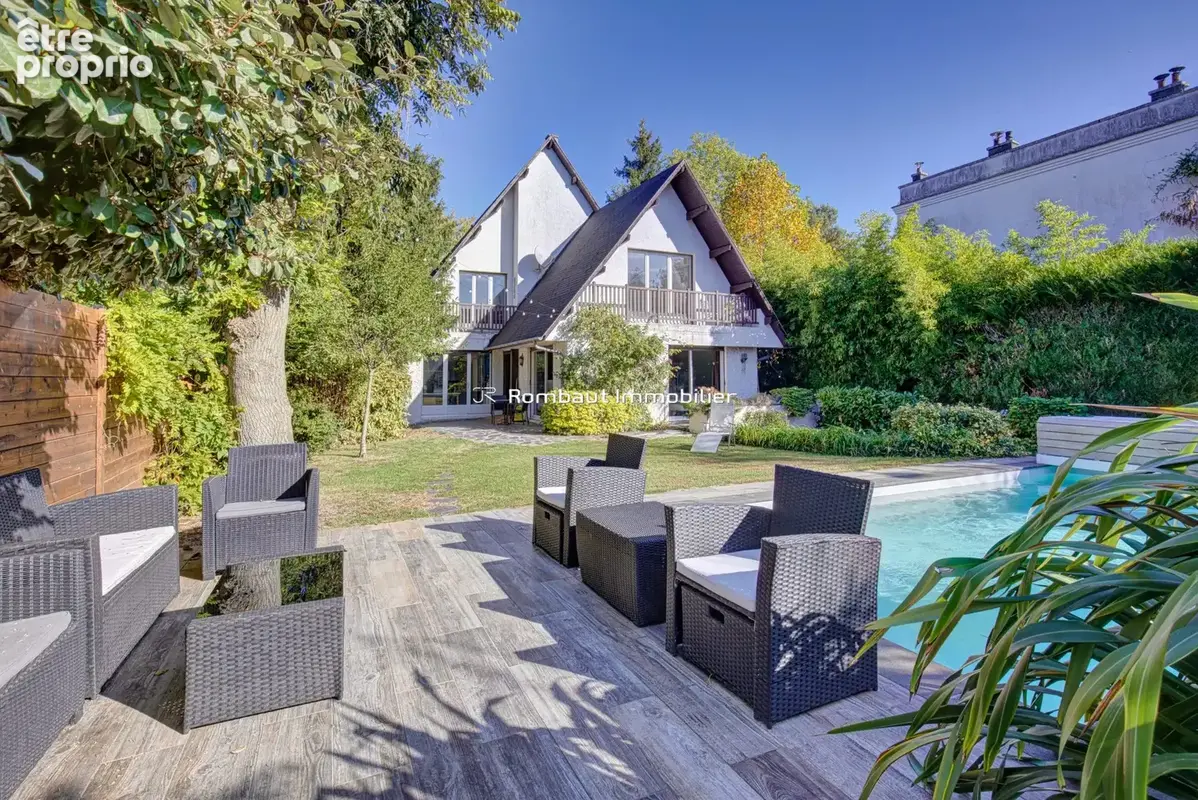 Maison 8 pièces 194 m² à vendre à La Celle-Saint-Cloud (78170) - photo 2
