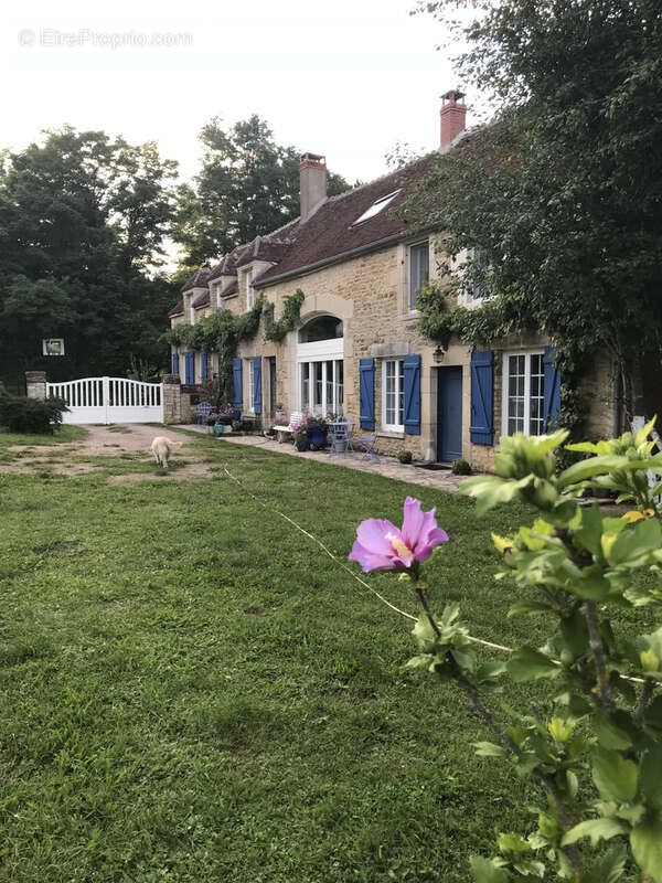 Maison à MENOU