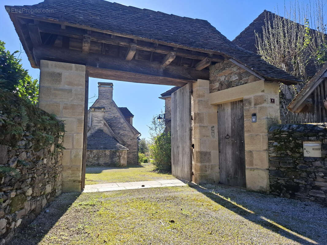 Maison à GENIS