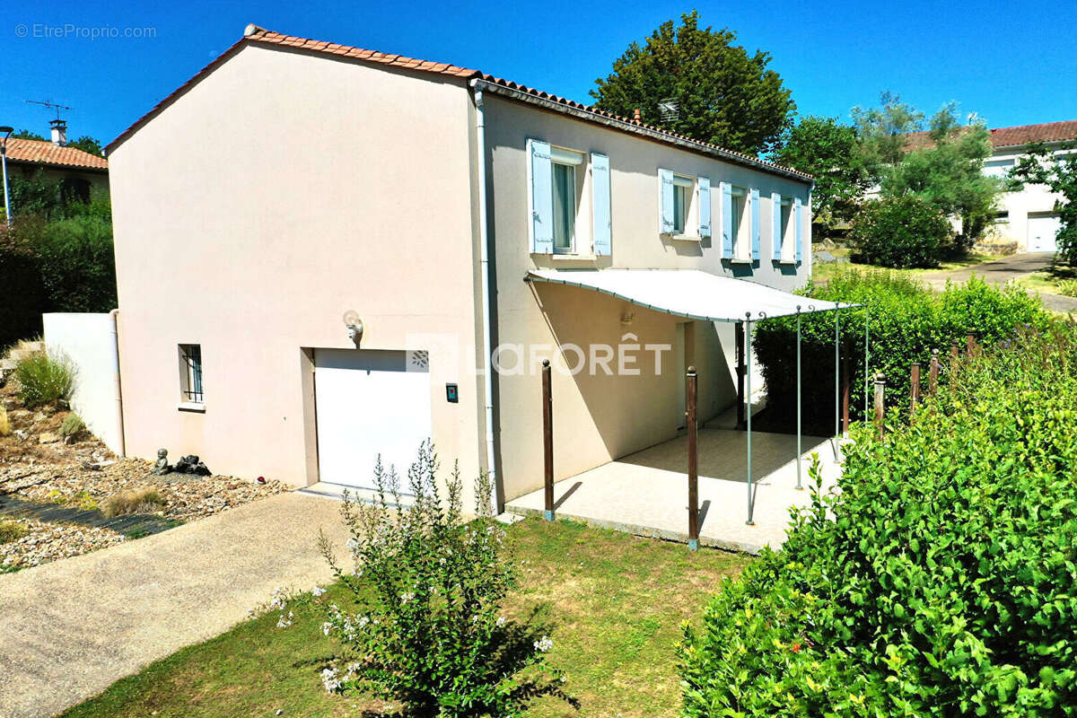 Maison à SAINTES