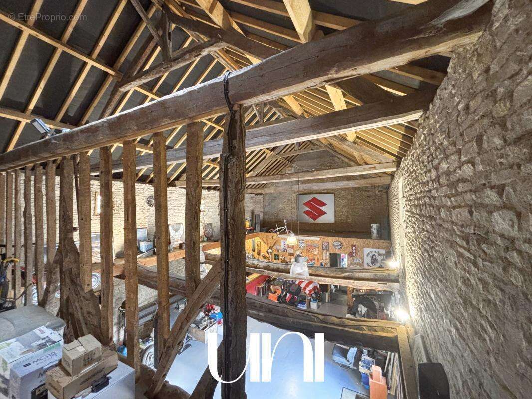 Maison à ARGENCES