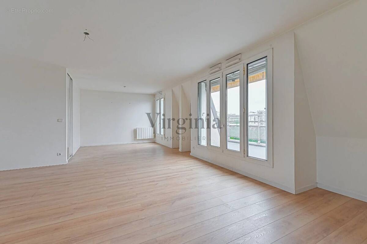 Appartement à CHARENTON-LE-PONT