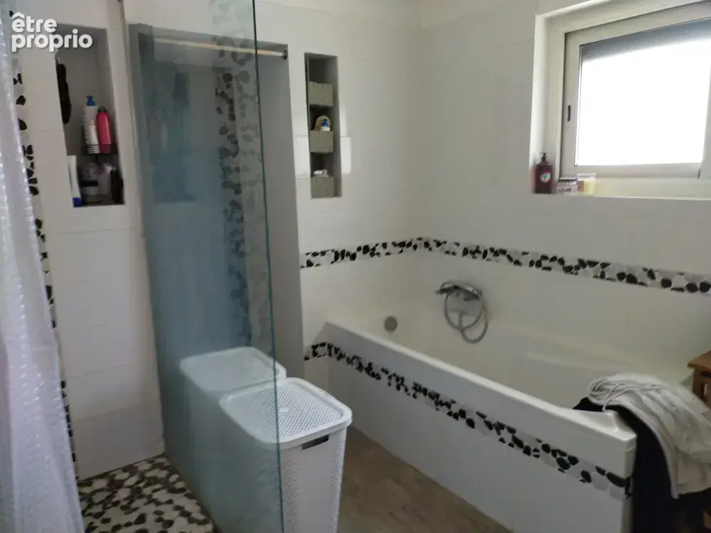 Venez découvrir cette charmante maison avec ces deux studios indépendants et sa piscine hors sol - photo 17