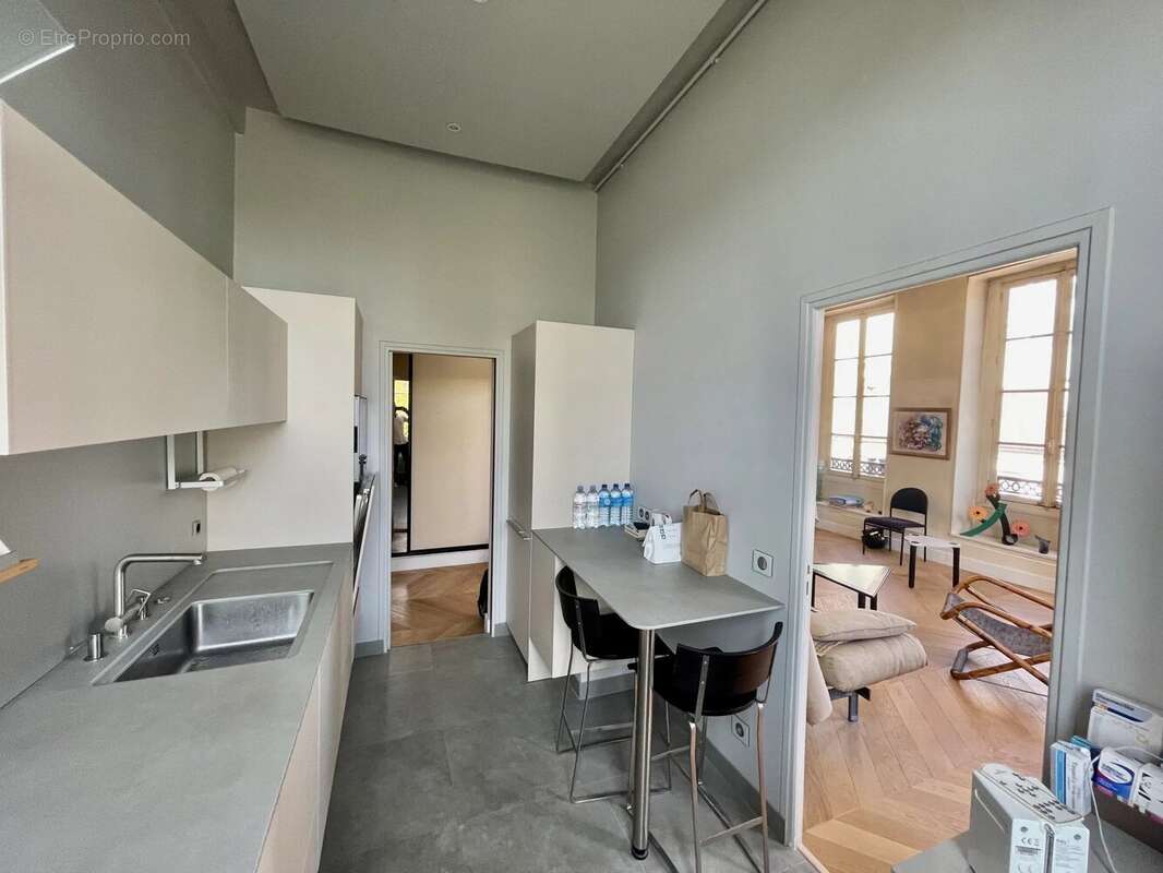 Appartement à PARIS-14E