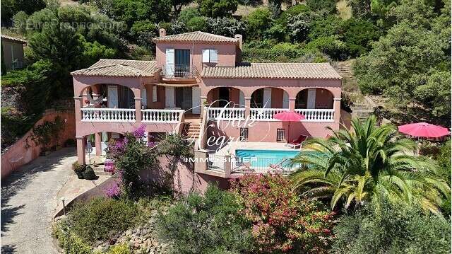 Maison à LA LONDE-LES-MAURES