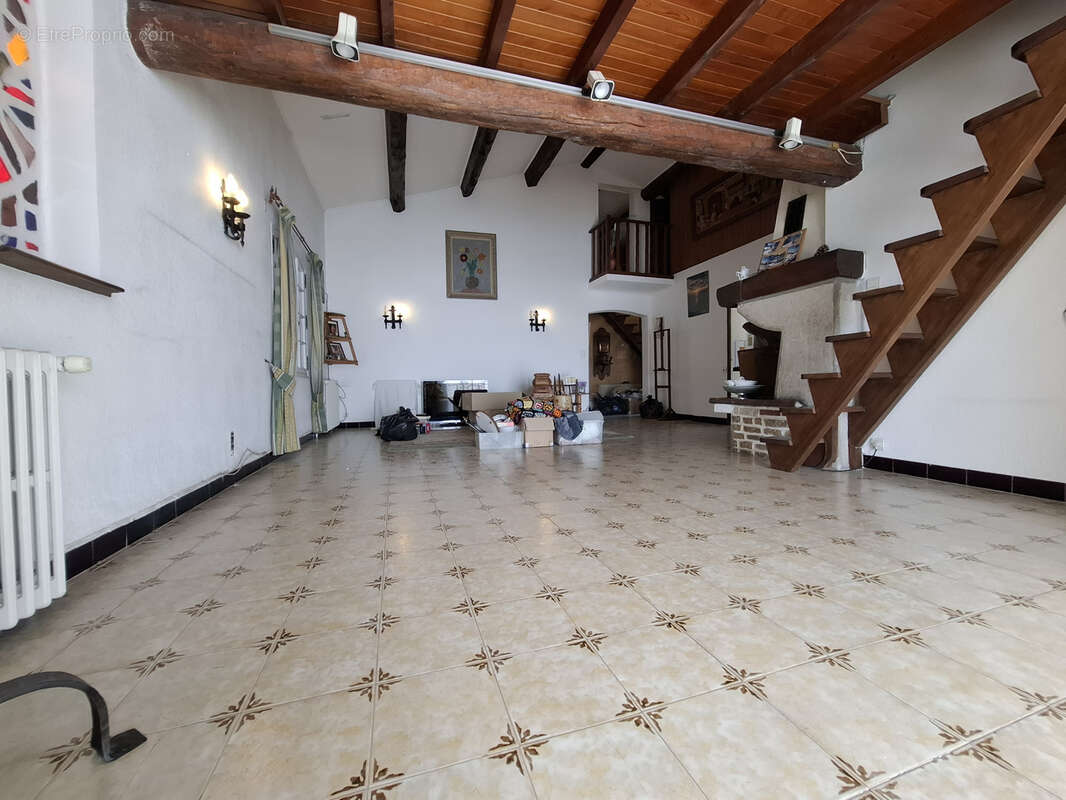 Maison à SAINT-CYR-SUR-MER