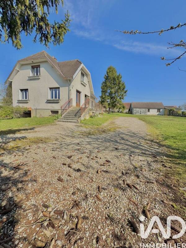 Photo 1 - Maison à SAINT-LOUP-DE-BUFFIGNY