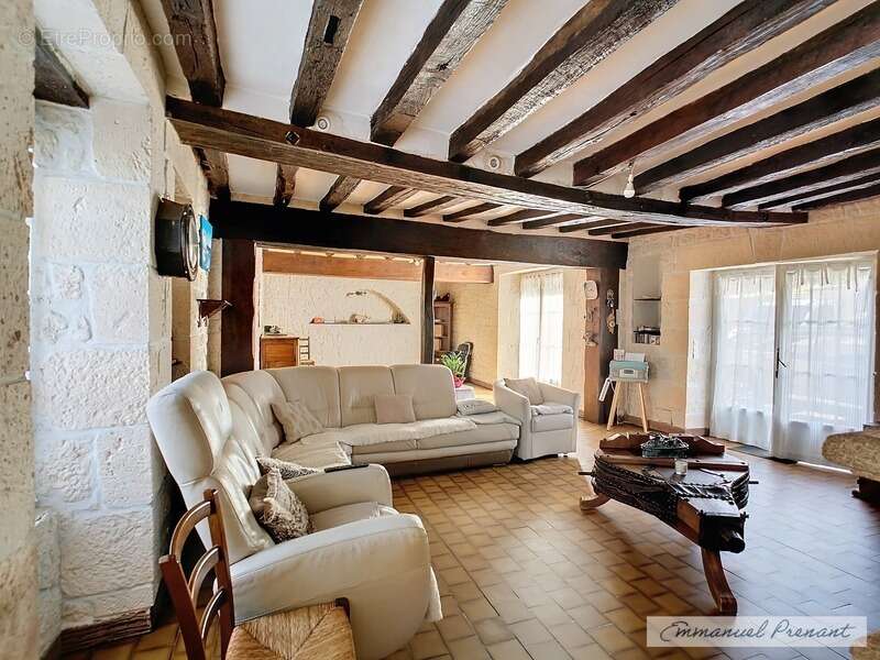Dpt Loir et Cher (41), à vendre CELLE maison P10 de 210 m² - Terrain de 1 211,00 m² - photo 2