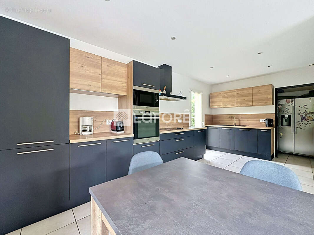 Maison à vendre Neuville Les Dames 7 pièce(s) 129.86 m2 - photo 8