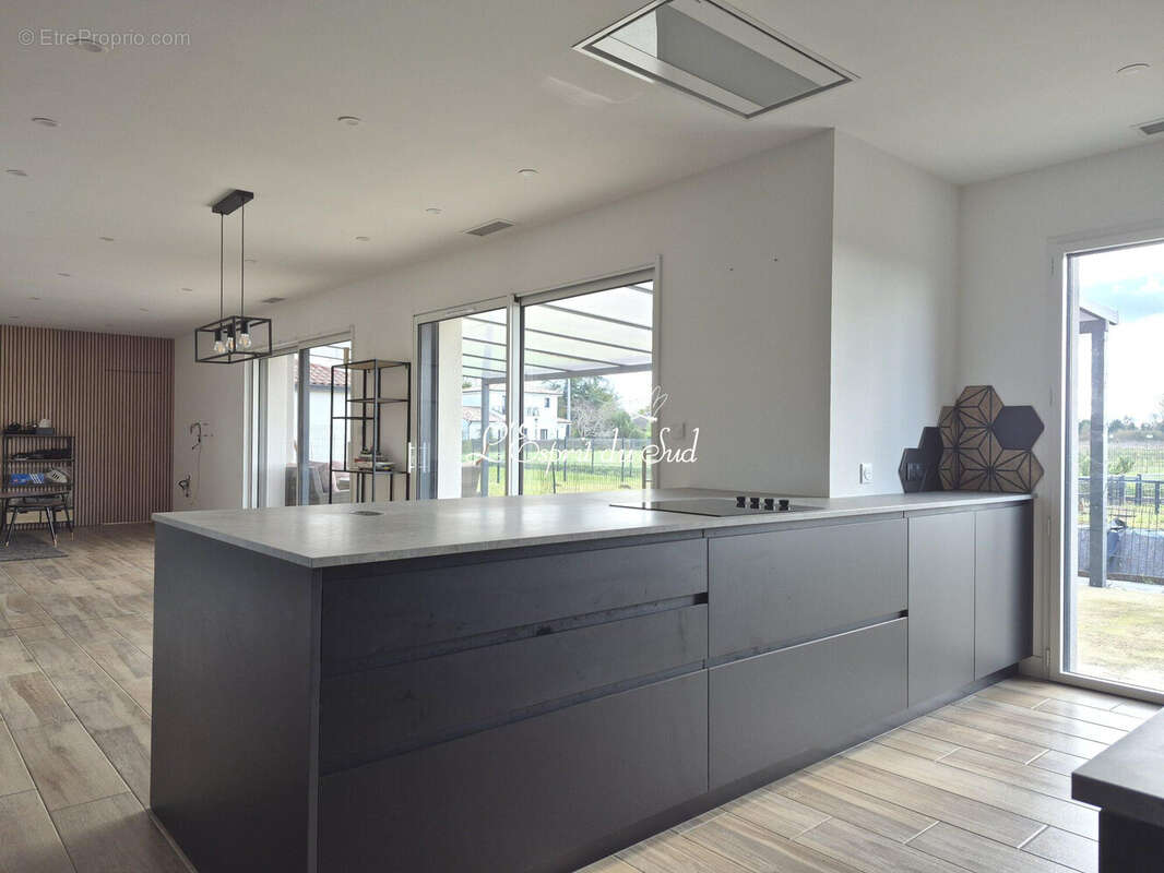 Maison 159 m² à Coufouleux  - photo 8