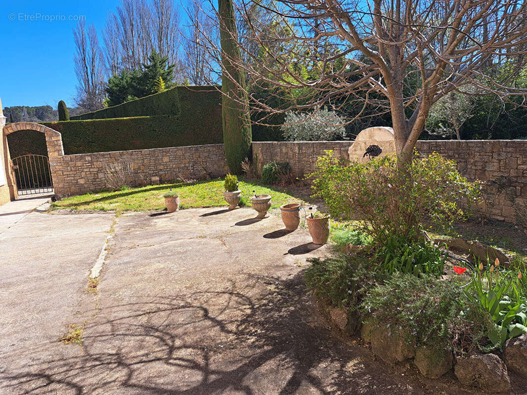 Grande demeure familiale avec piscine dans un bel environnement - photo 5