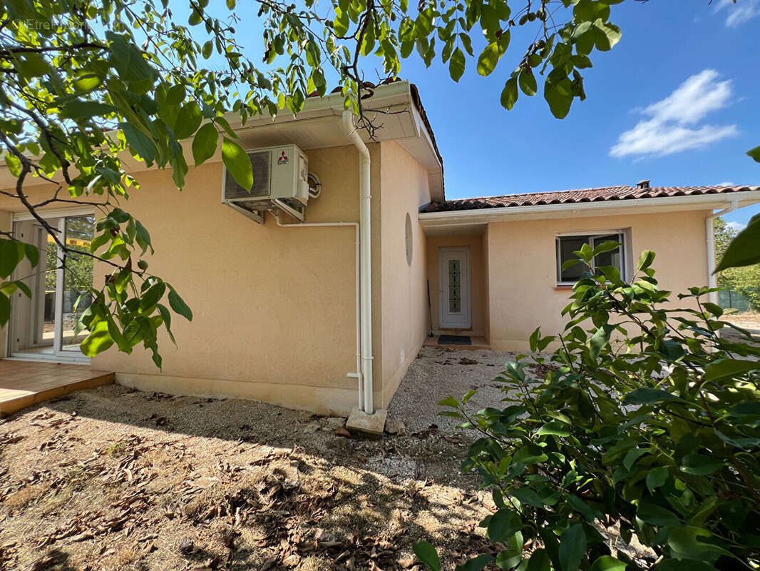 Maison de plain-pied à 2 min du centre Caussade - Confort, espace et proximité des commodités - photo 11