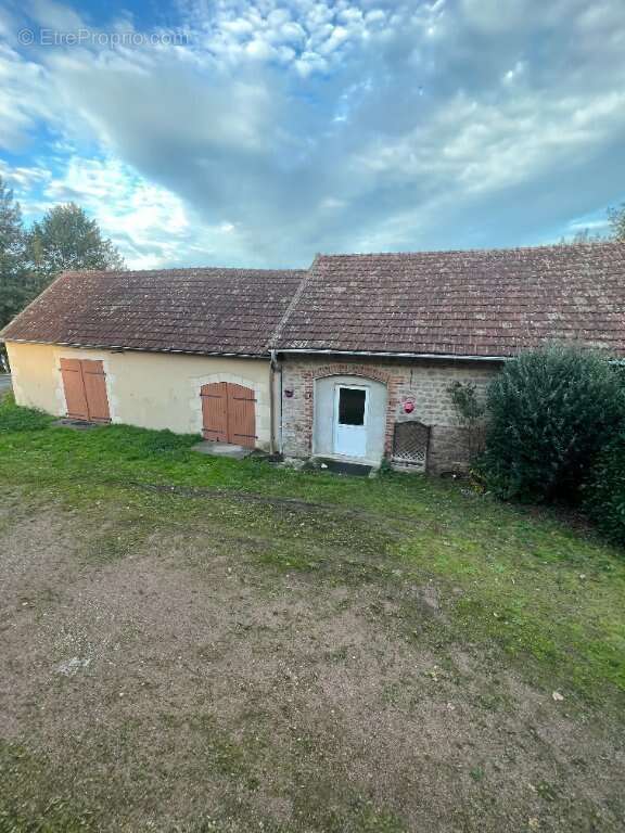 Appartement à SAINT-SYMPHORIEN-DE-MARMAGNE
