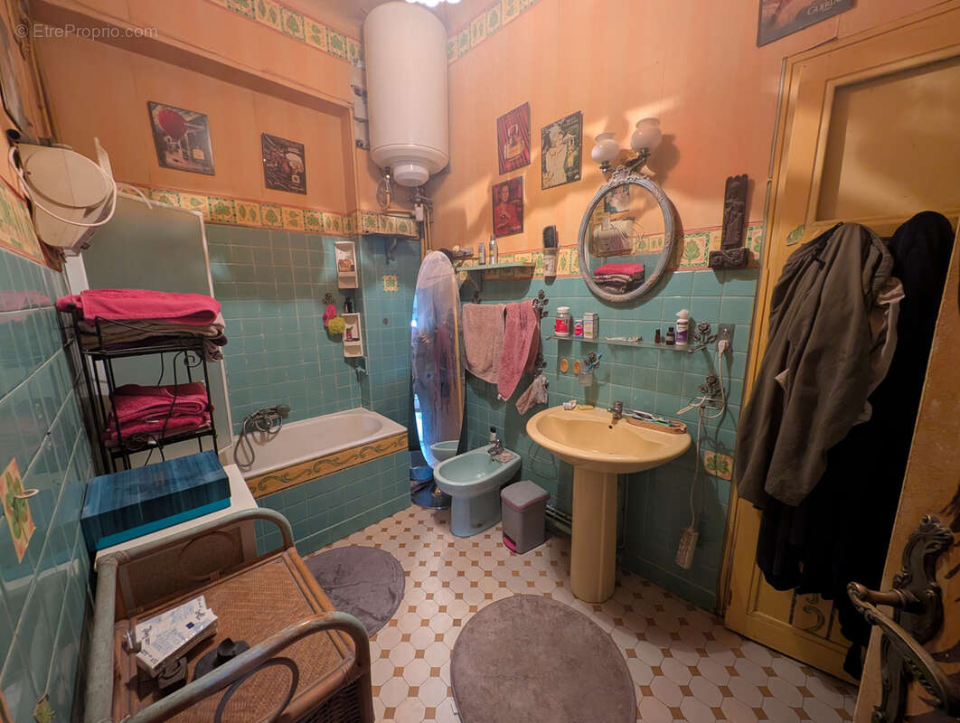 Appartement à MARSEILLE-6E