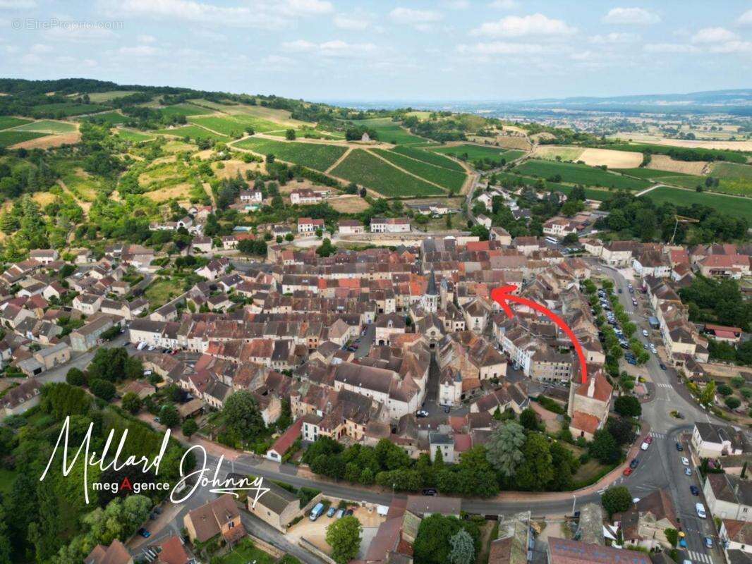 Appartement à SAINT-GENGOUX-LE-NATIONAL