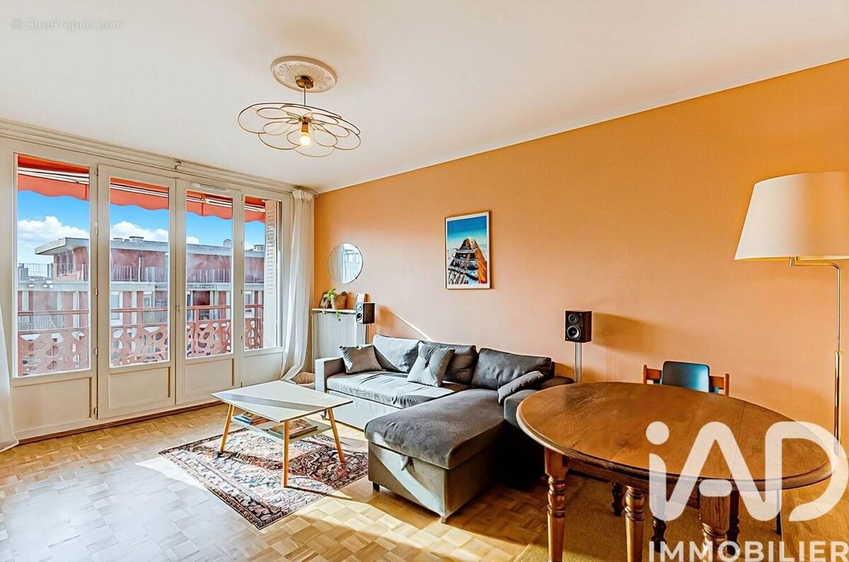 Photo 1 - Appartement à VILLEURBANNE