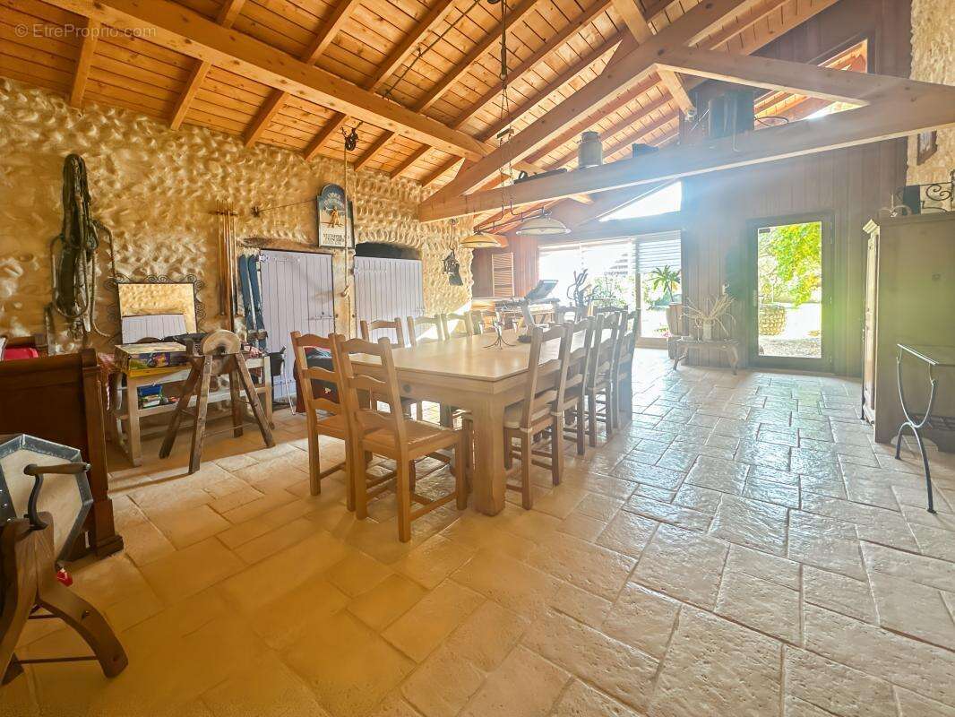 Maison à LIVRON-SUR-DROME