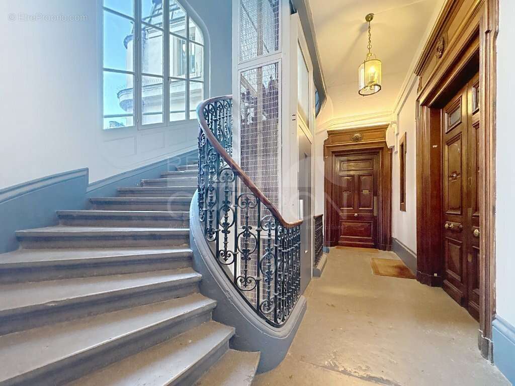 Appartement à LYON-1E