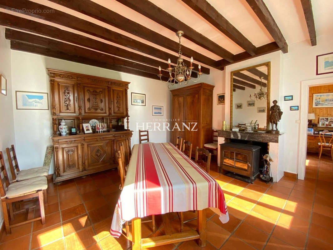 Maison à SABLONS