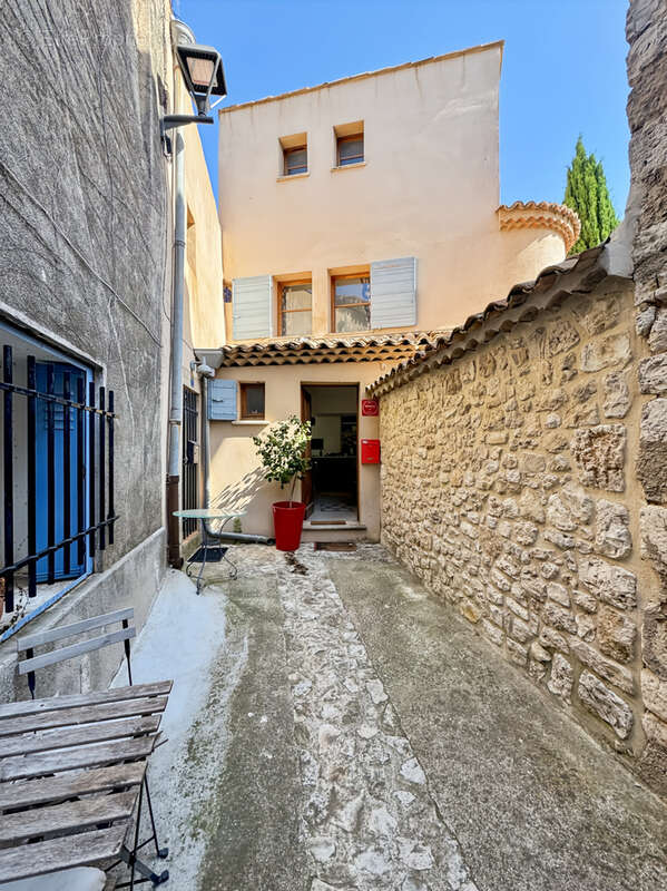 Maison à VENTABREN