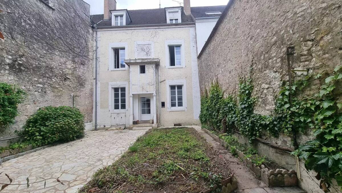 Maison à MONTARGIS