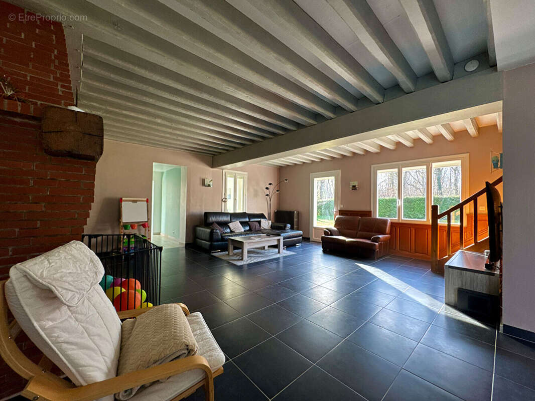 Maison à SULLY-LA-CHAPELLE