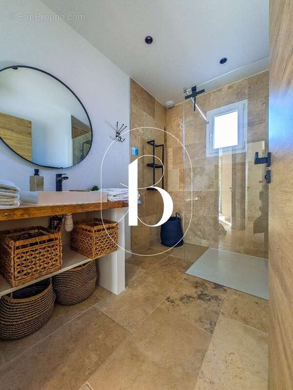 Maison à SAINT-PRIVAT-DE-CHAMPCLOS