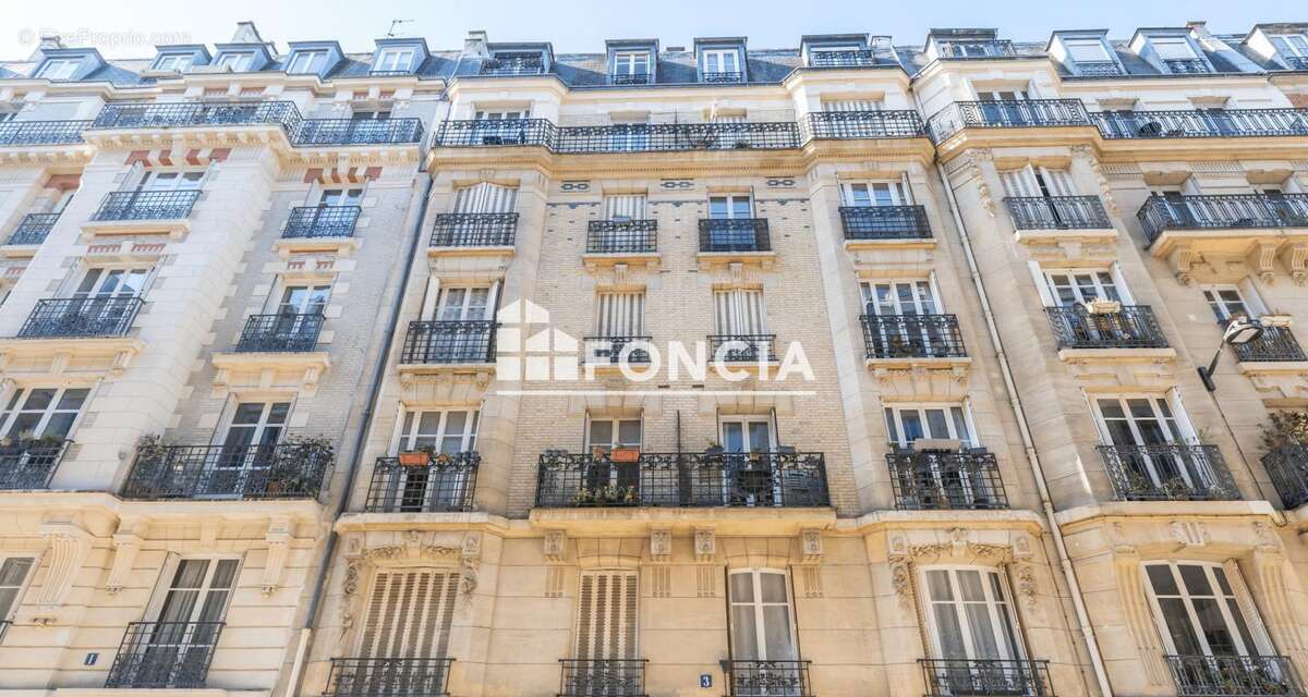 Appartement à PARIS-14E