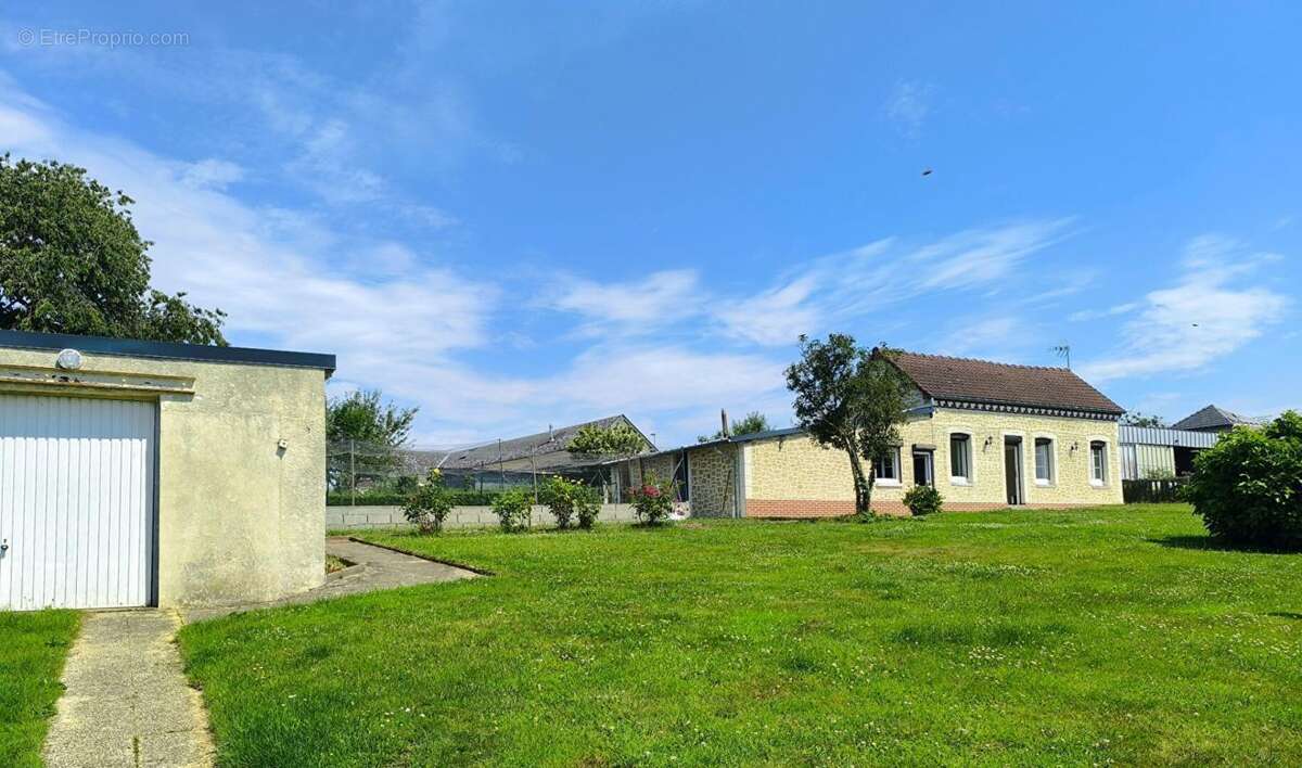 Maison à SERQUEUX