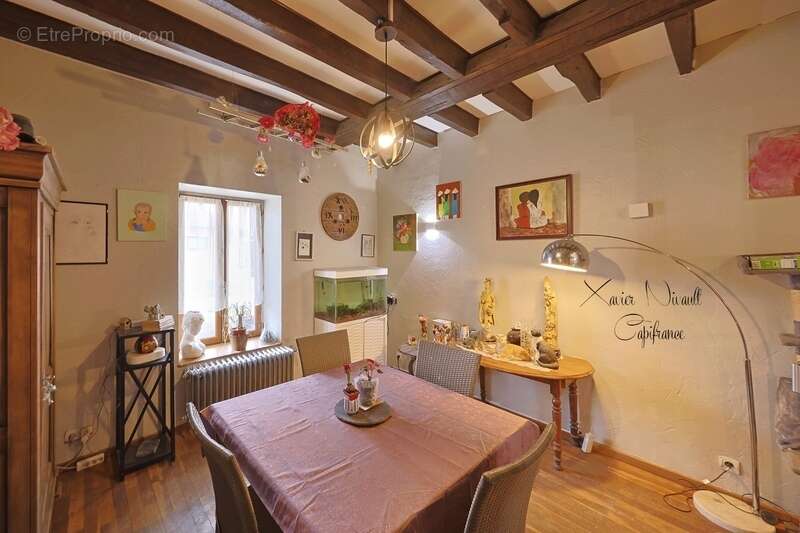 Maison à MONTREVEL-EN-BRESSE