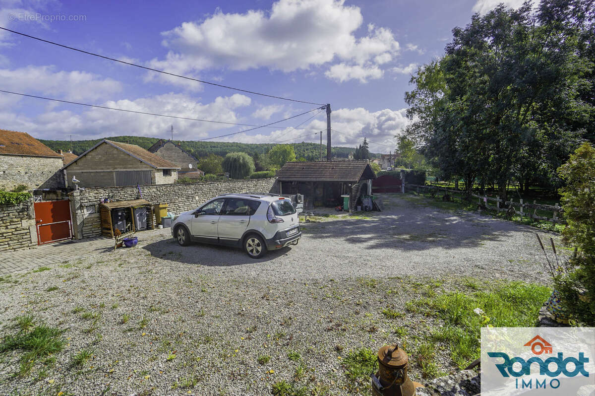 Maison à MAREY-SUR-TILLE
