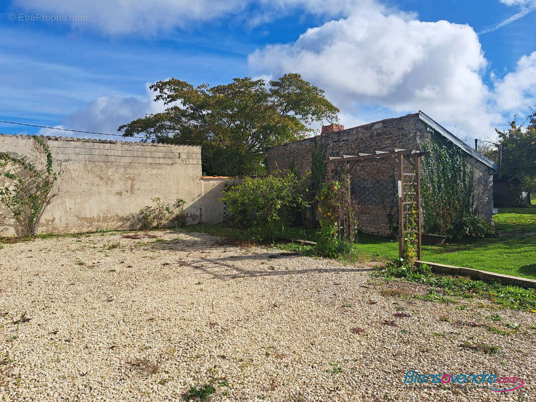 Maison à CEAUX-EN-COUHE