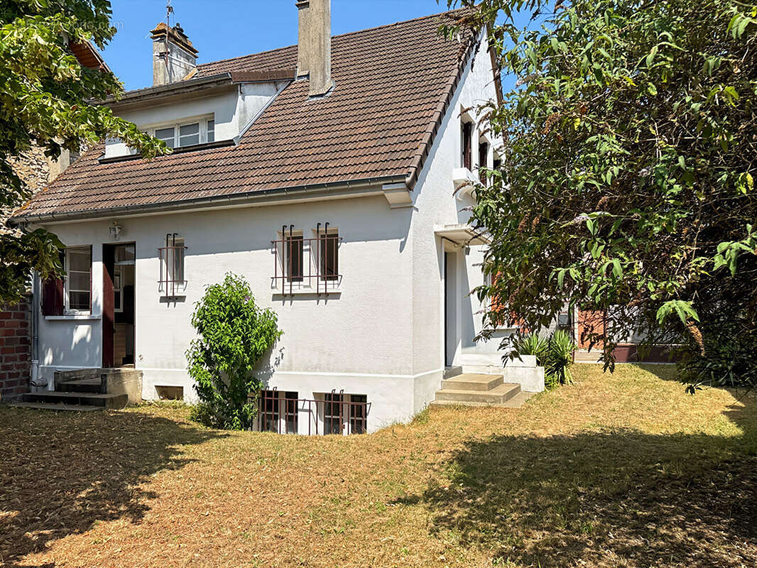 Maison à BONNIERES-SUR-SEINE