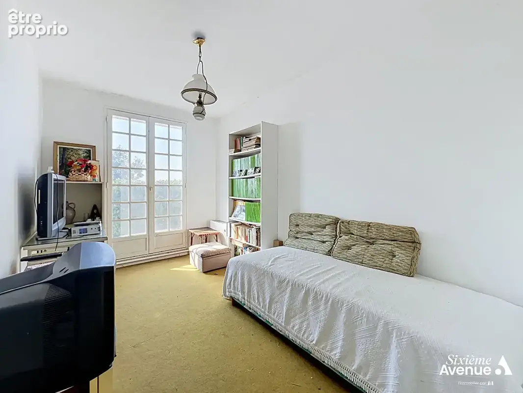 Maison avec vue panoramique Saint-Cyr-Sur-Le-Rhône de 165m² utiles. - photo 8