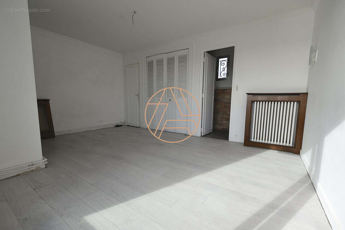 Appartement à SAINT-MAUR-DES-FOSSES