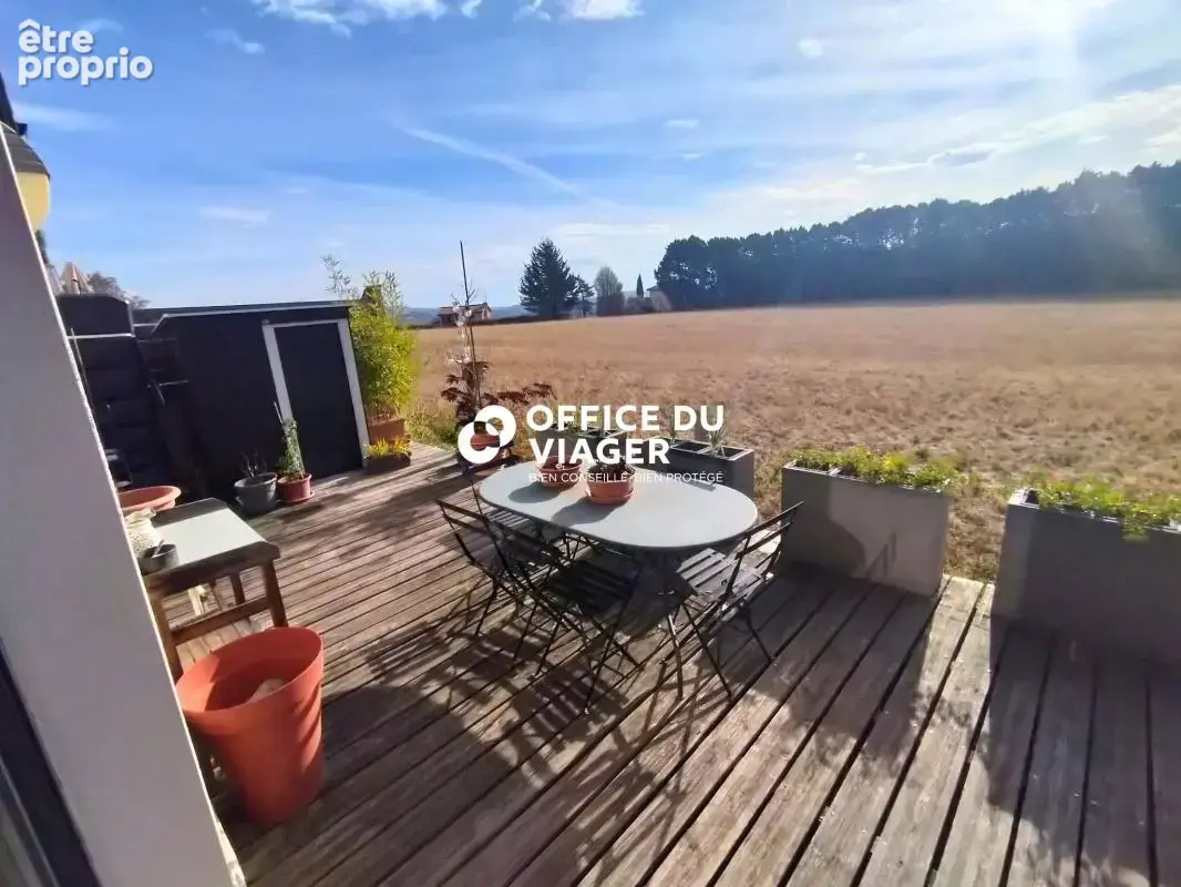 Photo Appartement à Saint-Genest-Lerpt au prix de 72 336€