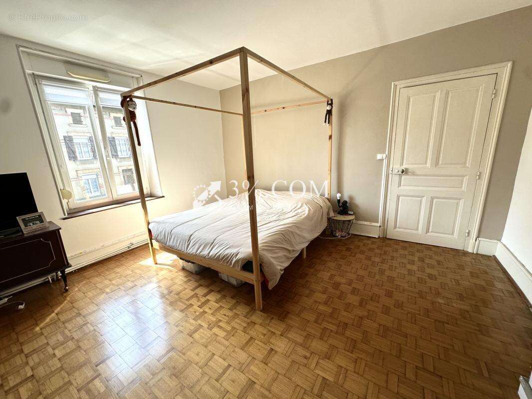 Maison à DOMEVRE-SUR-VEZOUZE