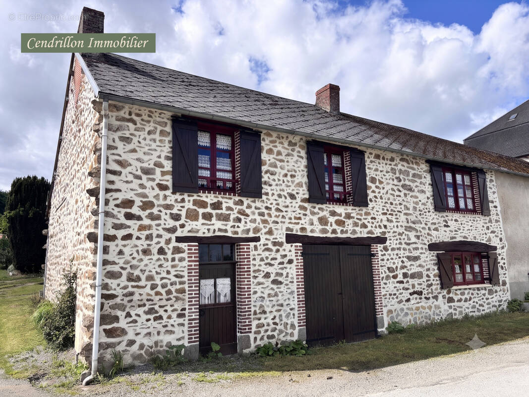 Maison à MONTAIGUT-LE-BLANC