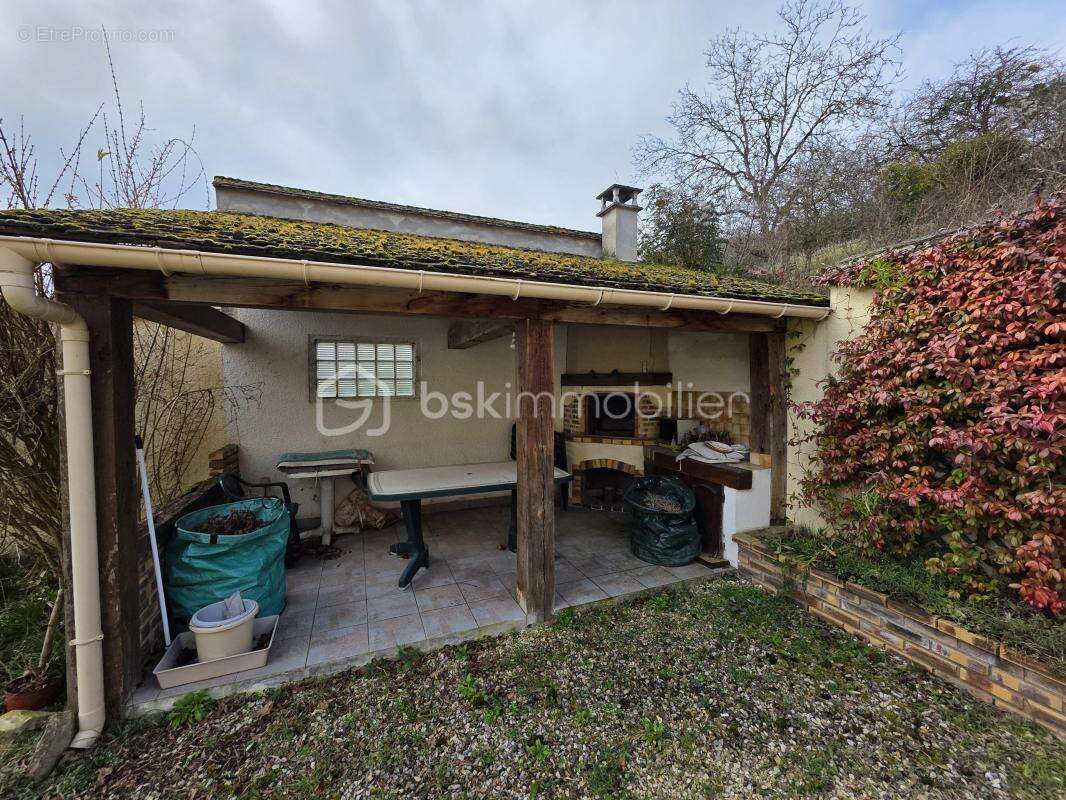 Maison avec jardin, 2 chambres et un bureau – Proche gare de Sens - photo 4