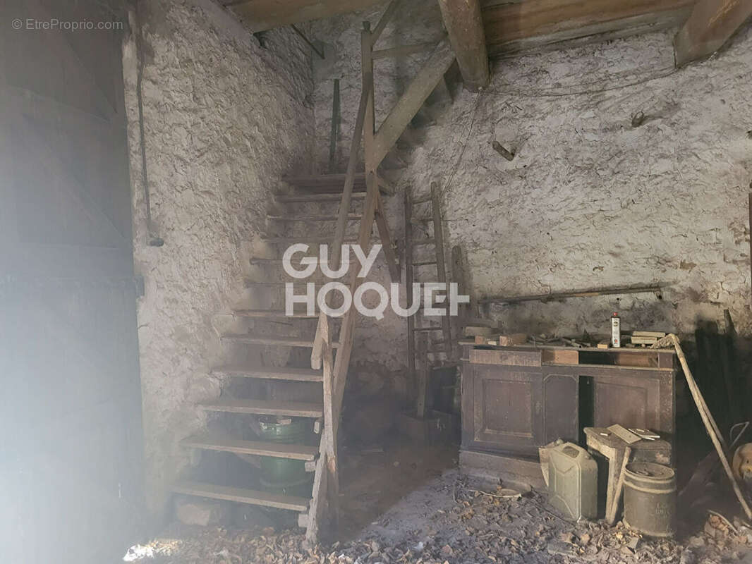 Autre à MONTREDON-DES-CORBIERES