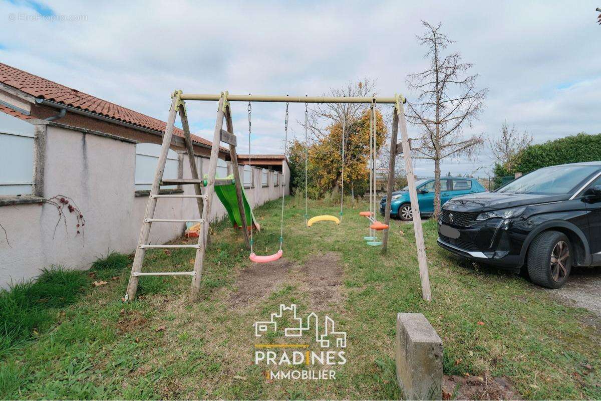 Maison à SAINT-PIERRE-DE-CHANDIEU