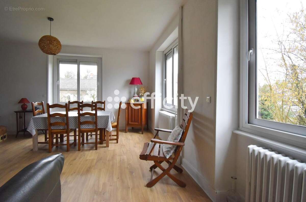 Appartement à MONTCEAU-LES-MINES
